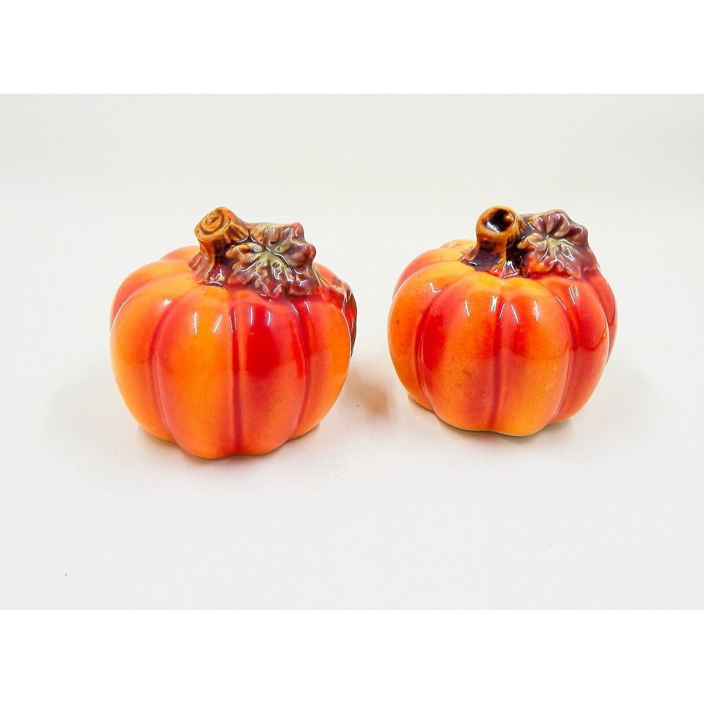 Pumpkin Salt and Pepper Shakers Orange Thanksgiving Harvest Fall Autumn